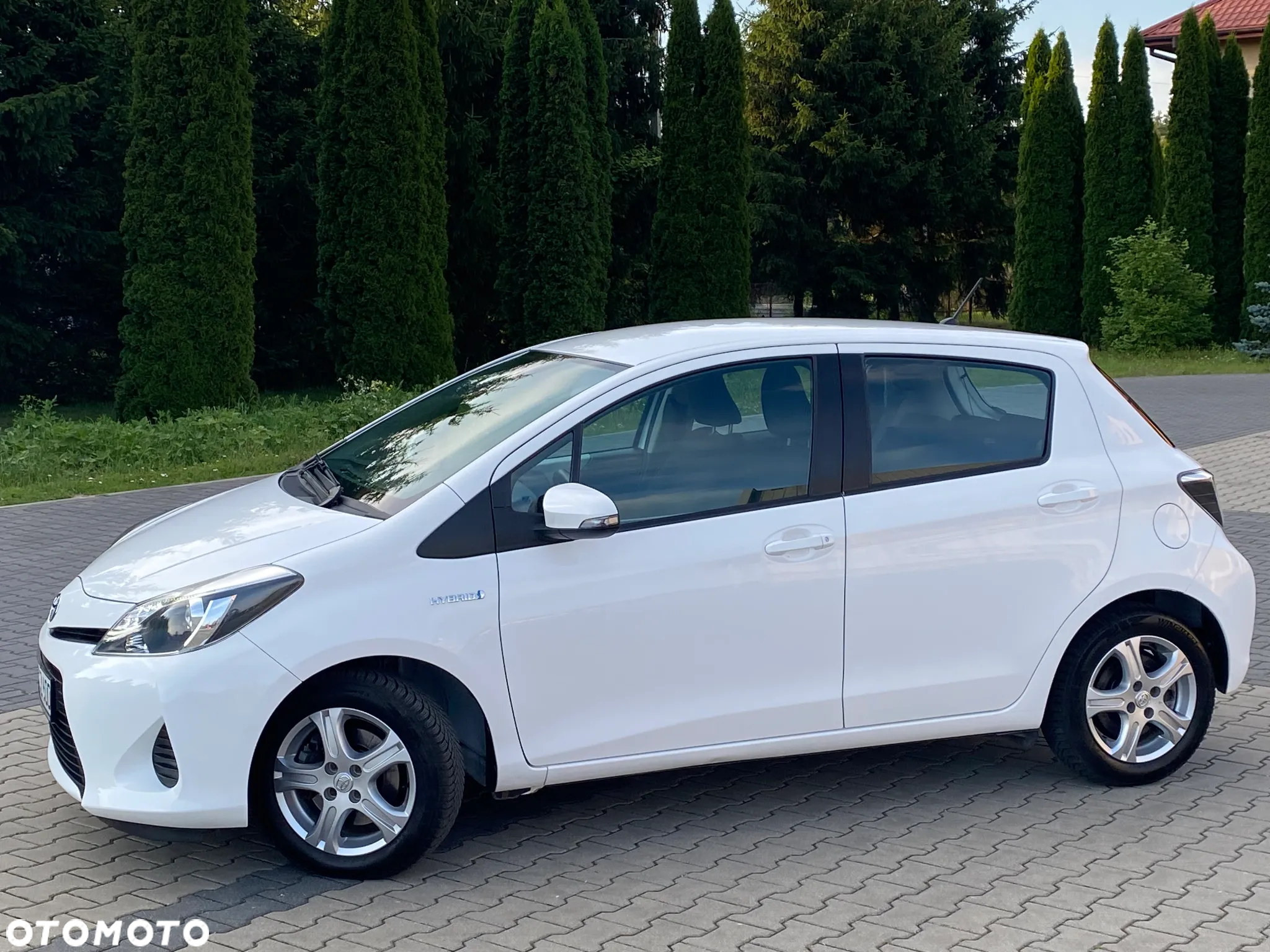 Toyota Yaris Hybrid 100 Premium - 5