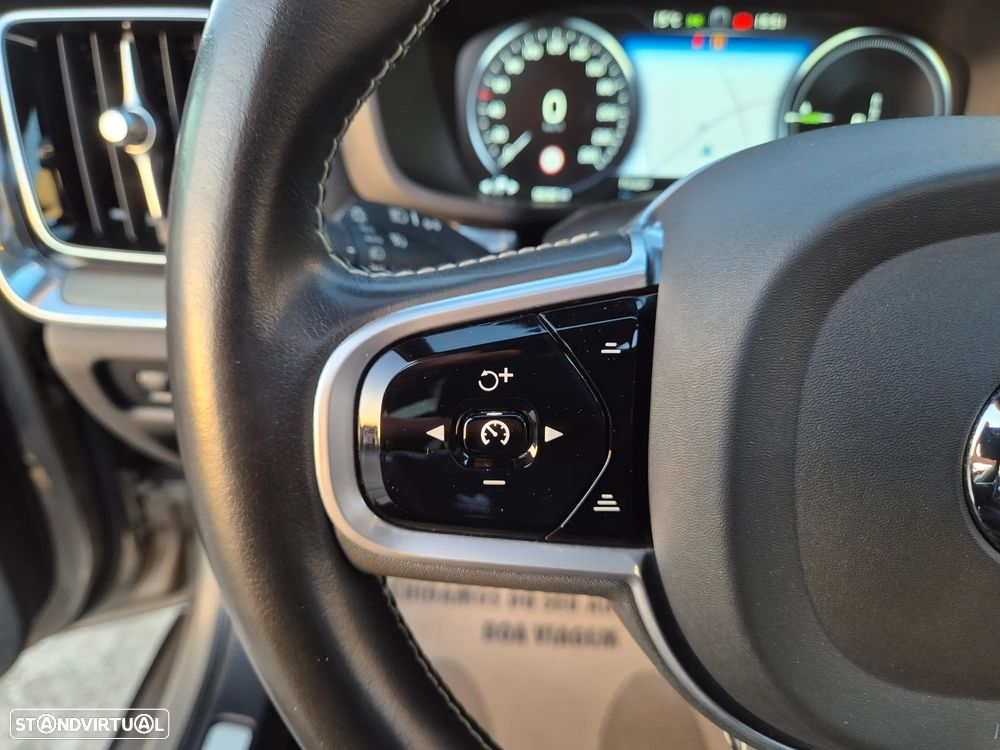 Volvo V60 2.0 T8 AWD TE Inscription - 28