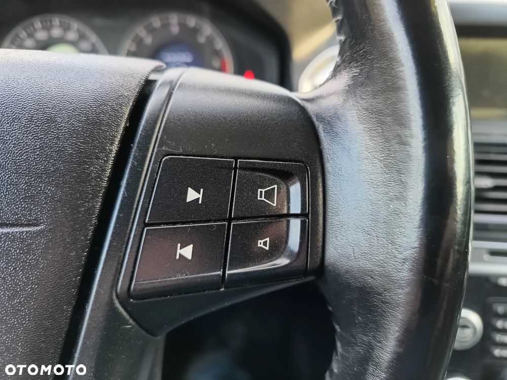 Volvo XC 60 2.4D DRIVe - 32