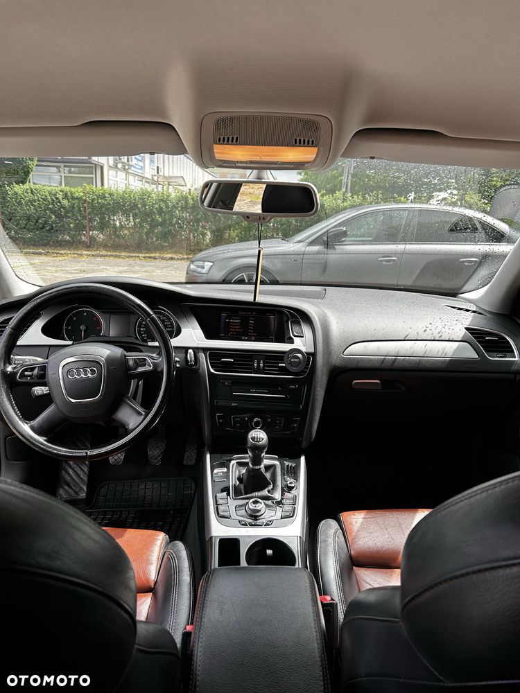 Audi A4 Limousine - 8