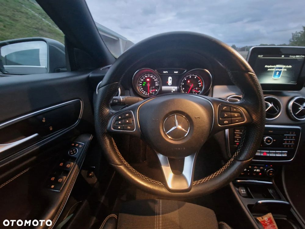 Mercedes-Benz CLA 200 7G-DCT AMG Line - 31