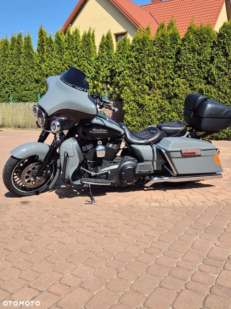 Harley-Davidson FLHT Electra Glide Standard - 12