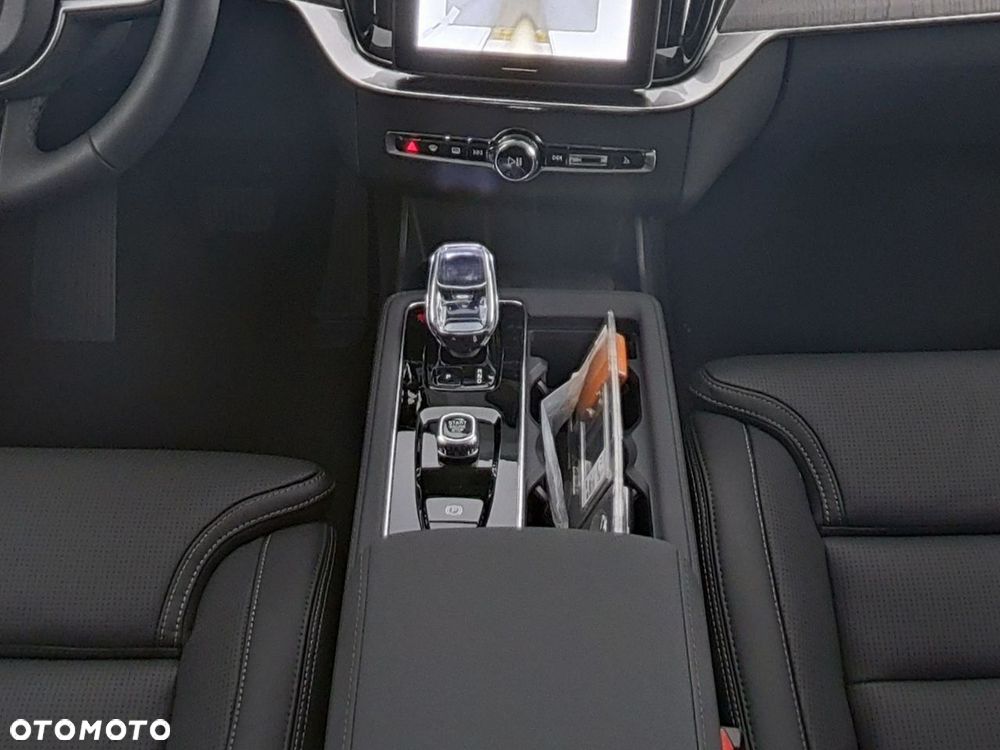 Volvo XC 90 T8 AWD Plug-In Hybrid Ultra Dark 7os - 6