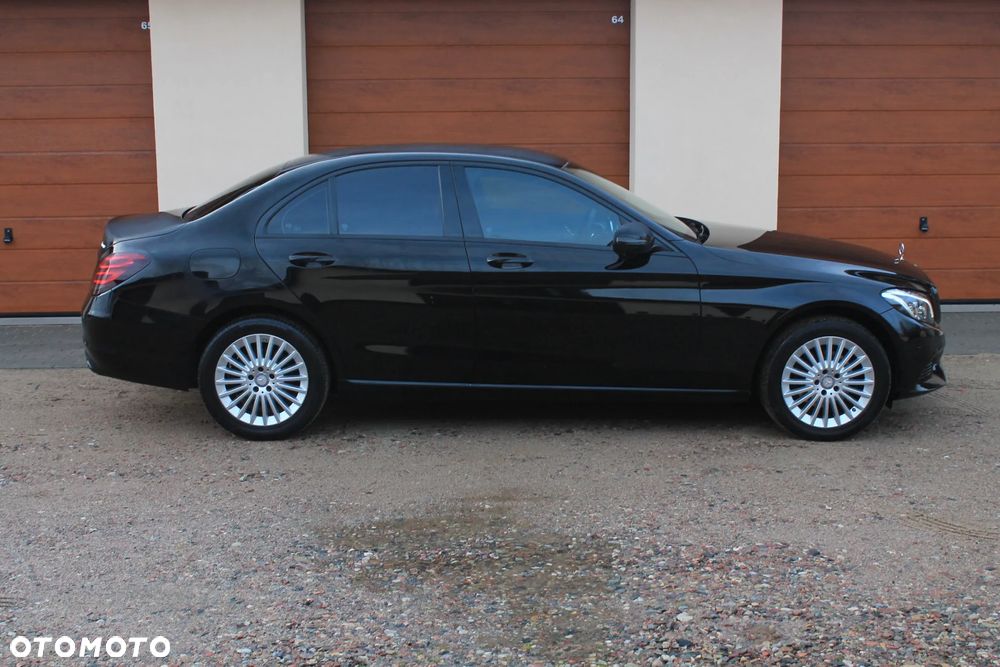 Mercedes-Benz Klasa C 200 4-Matic 9G-TRONIC - 12