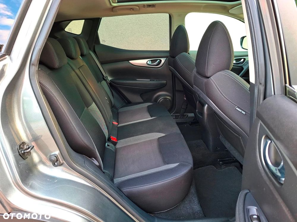Nissan Qashqai 1.3 DIG-T N-Connecta - 25