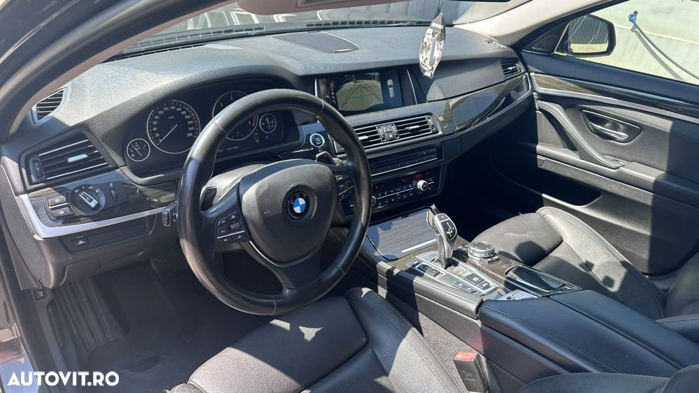 BMW Seria 5 530d xDrive - 10