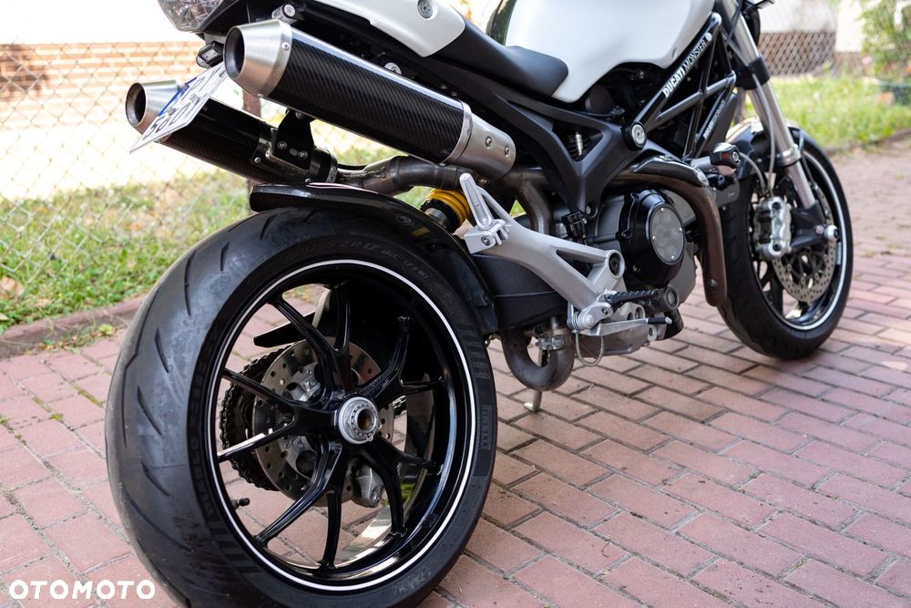 Ducati Monster - 11