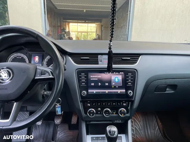 Skoda Octavia Combi Diesel 1.6 TDI Style - 9