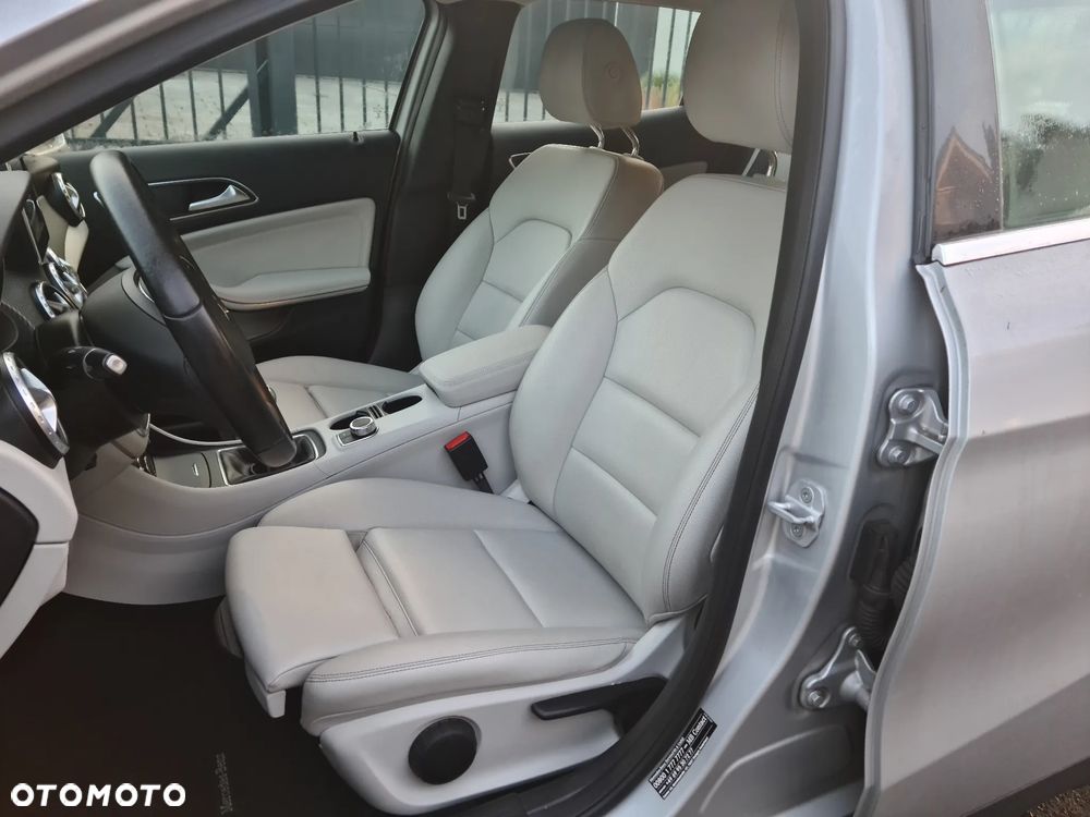 Mercedes-Benz GLA - 15