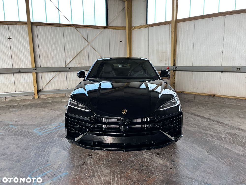 Lamborghini Urus - 1