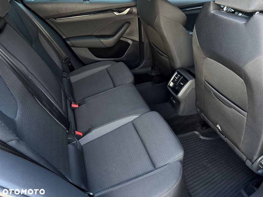 Skoda Octavia 1.5 TSI Selection - 10
