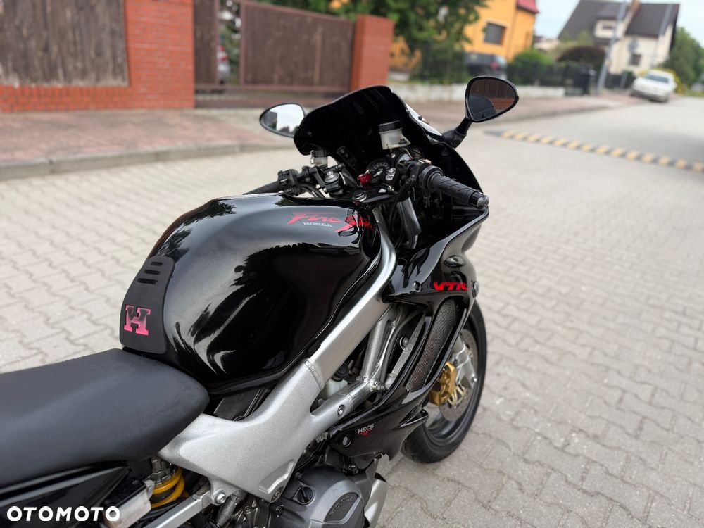 Honda VTR - 14