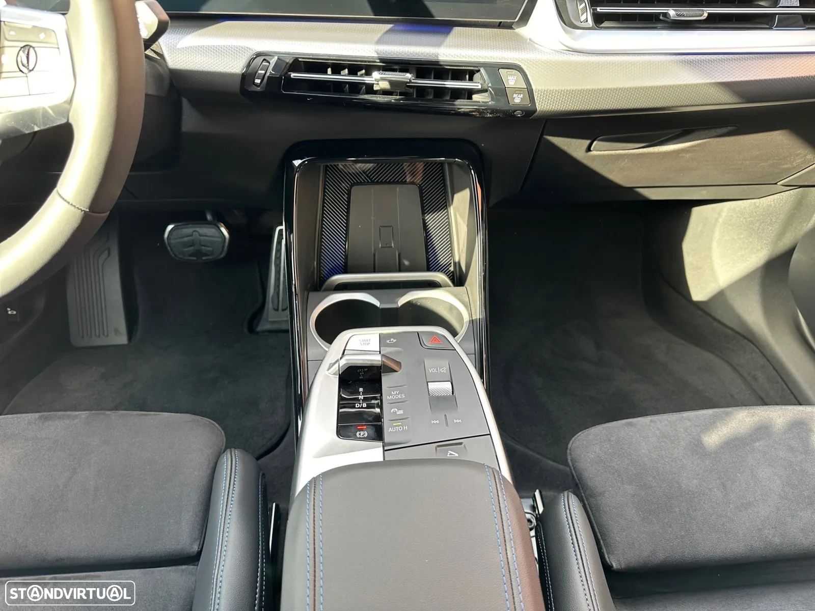 BMW iX1 eDrive20 Pack Desportivo M - 12