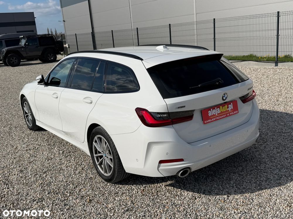 BMW Seria 3 320d xDrive mHEV - 6