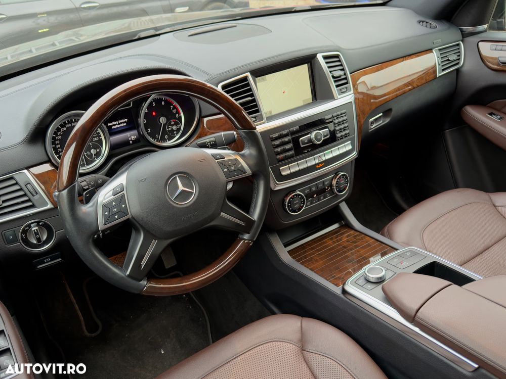 Mercedes-Benz GL - 21