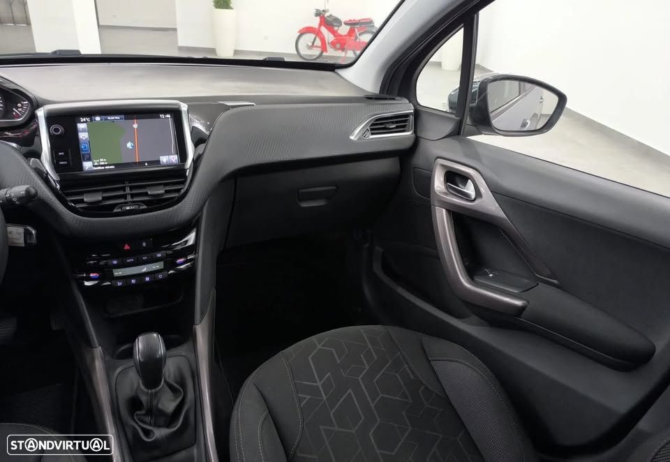 Peugeot 2008 PureTech 82 Allure - 10