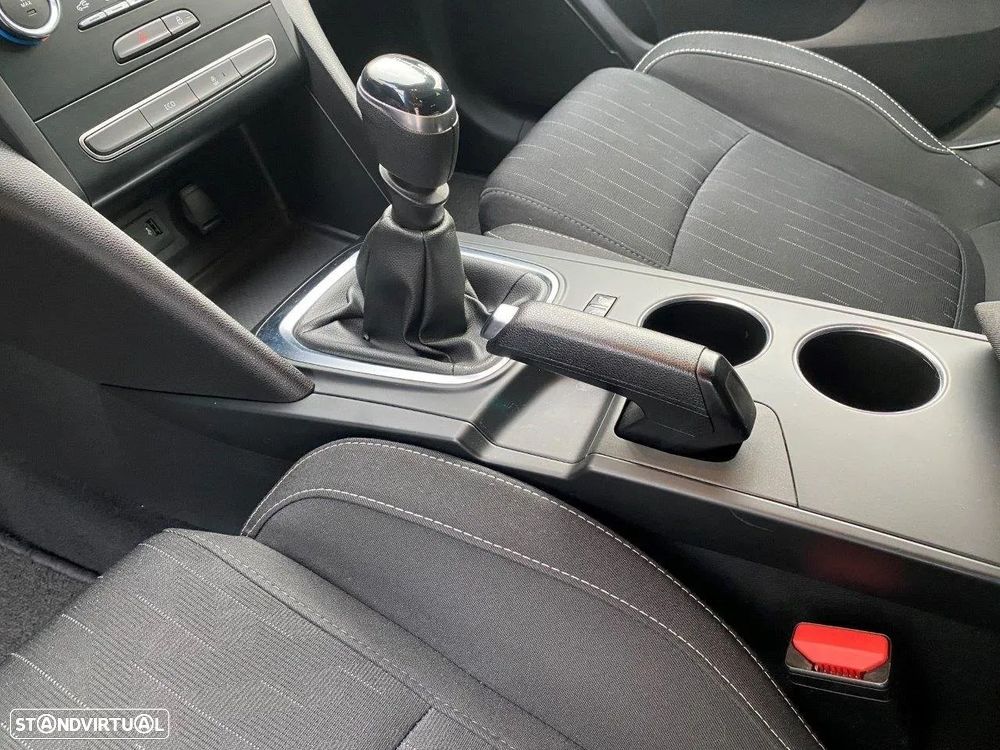 Renault Mégane Sport Tourer 1.5 Blue dCi Limited — fotografia 31
