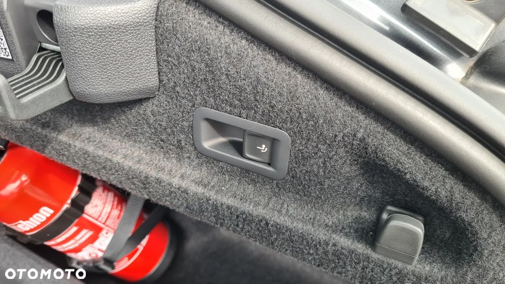 Skoda Superb 2.0 TDI SCR Selection DSG - 19