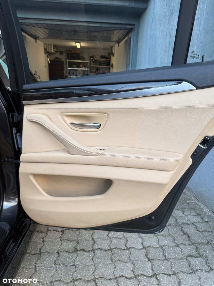 BMW Seria 5 520d xDrive - 21