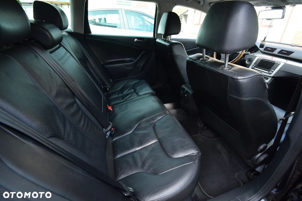 Volkswagen Passat 2.0 TDI 4Motion Individual - 31