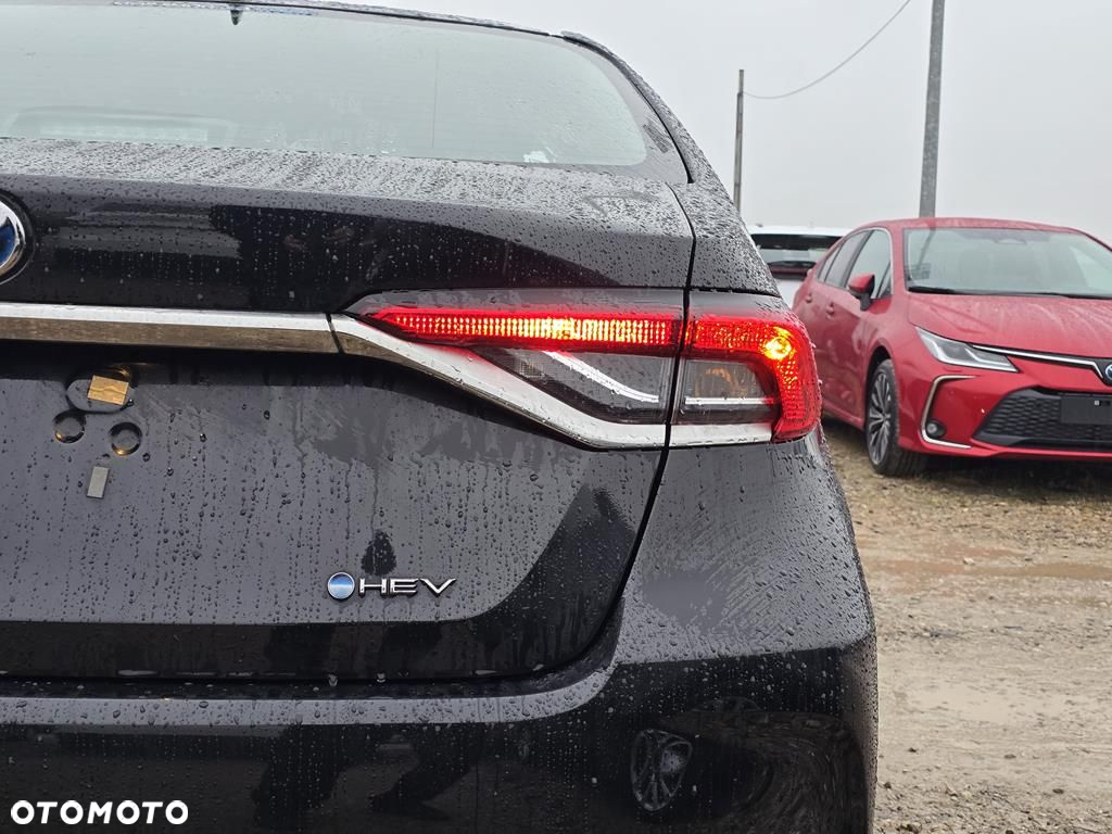Toyota Corolla 1.8 Hybrid Comfort - 24