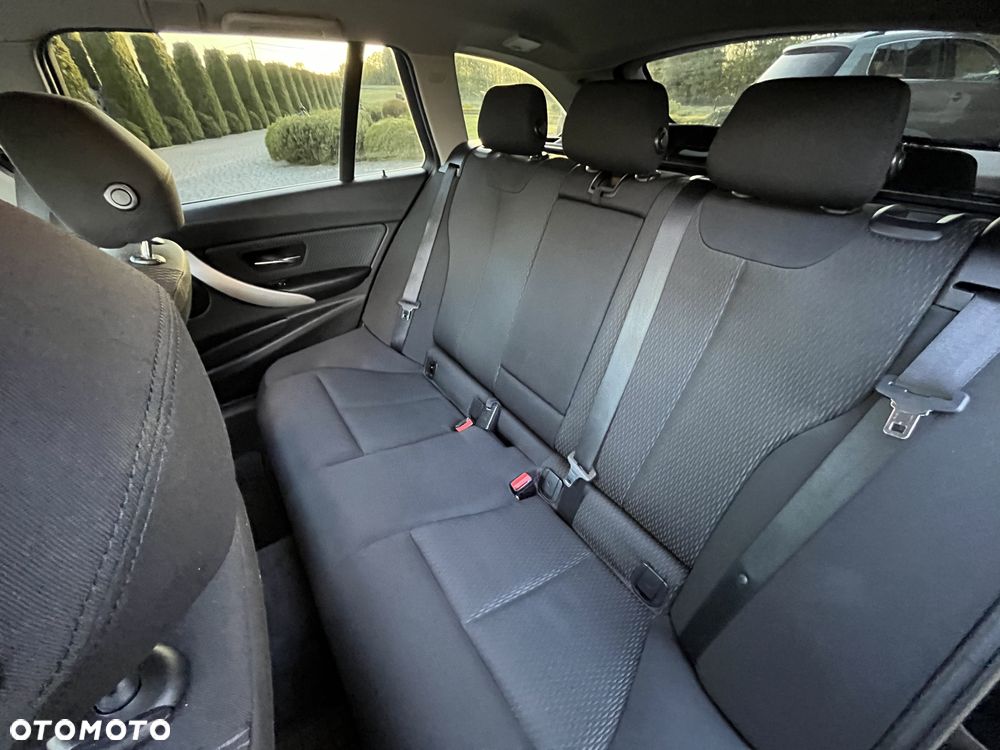 BMW Seria 3 318i Edition Luxury Line Purity - 22