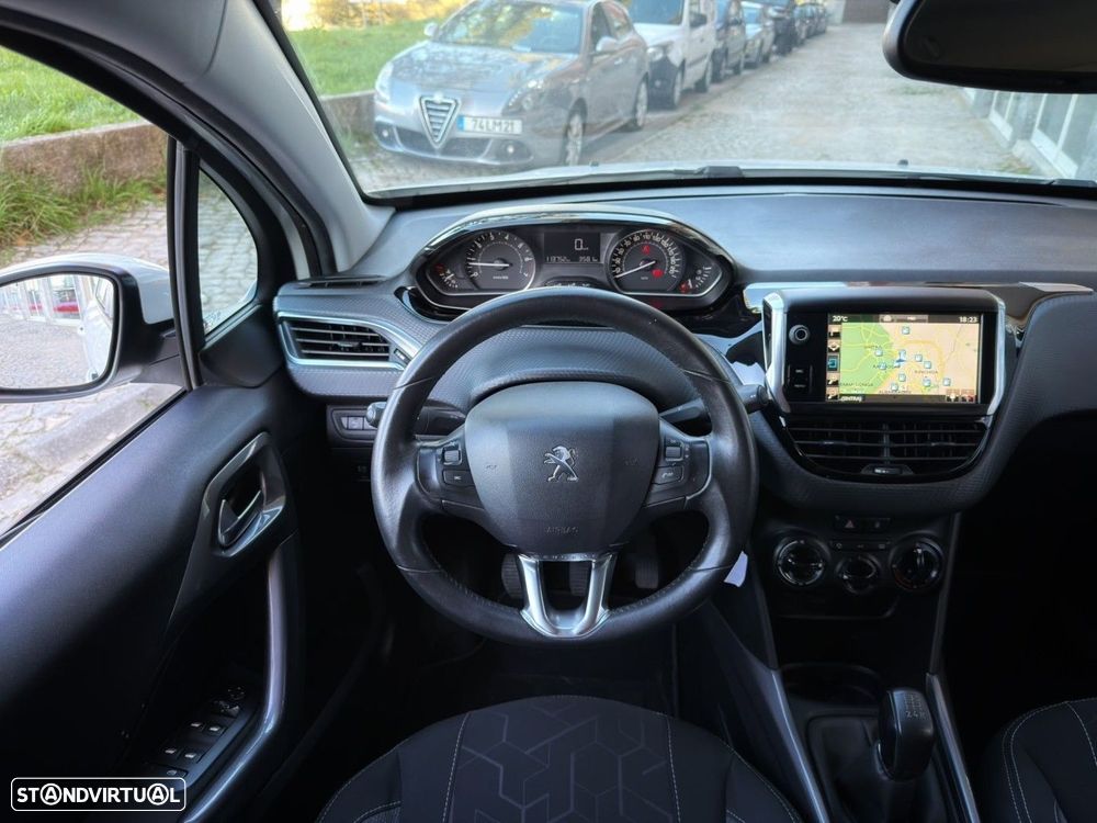Peugeot 2008 1.2 PureTech Allure - 7