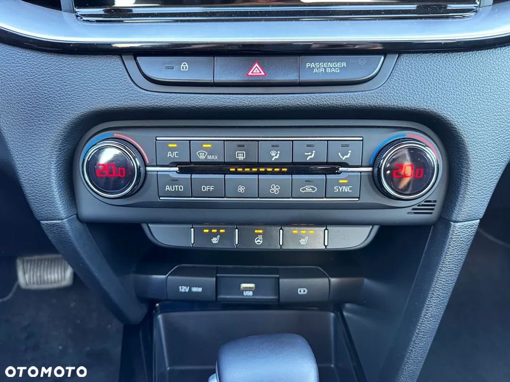 Kia Ceed 1.4 T-GDI DCT OPF Platinum Edition - 29