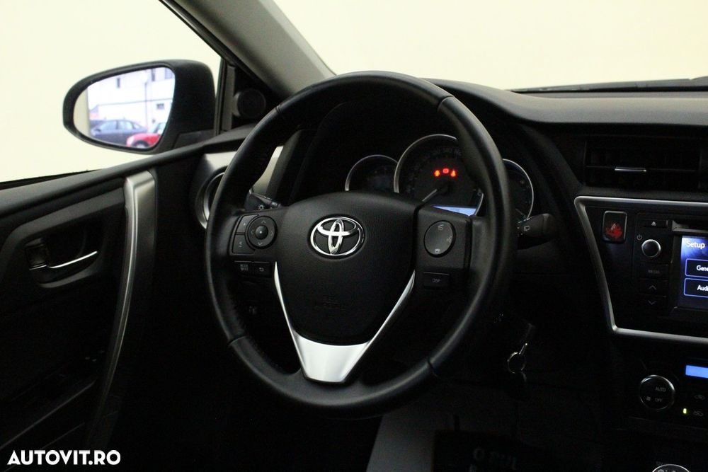 Toyota Auris - 15