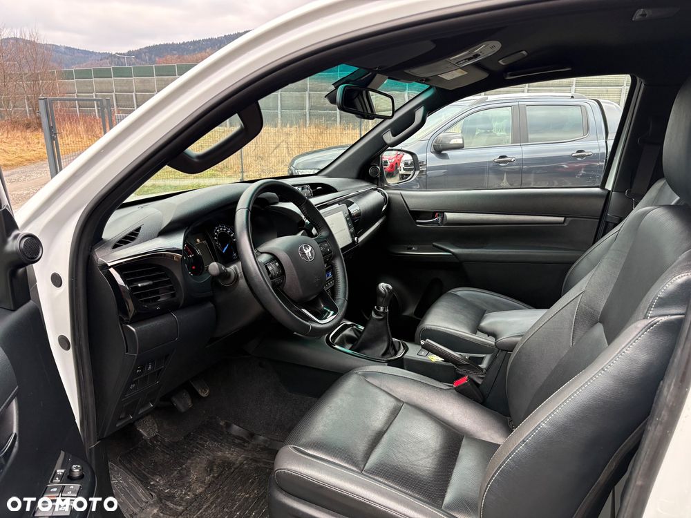 Toyota Hilux - 17