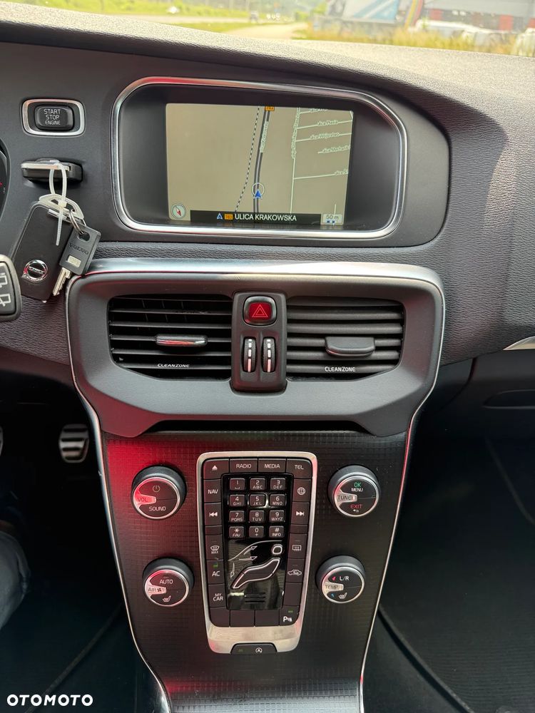 Volvo V40 D2 Drive-E R-Design Momentum - 11