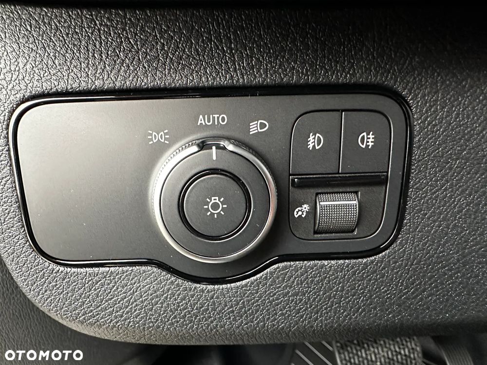 Mercedes-Benz Sprinter - 16