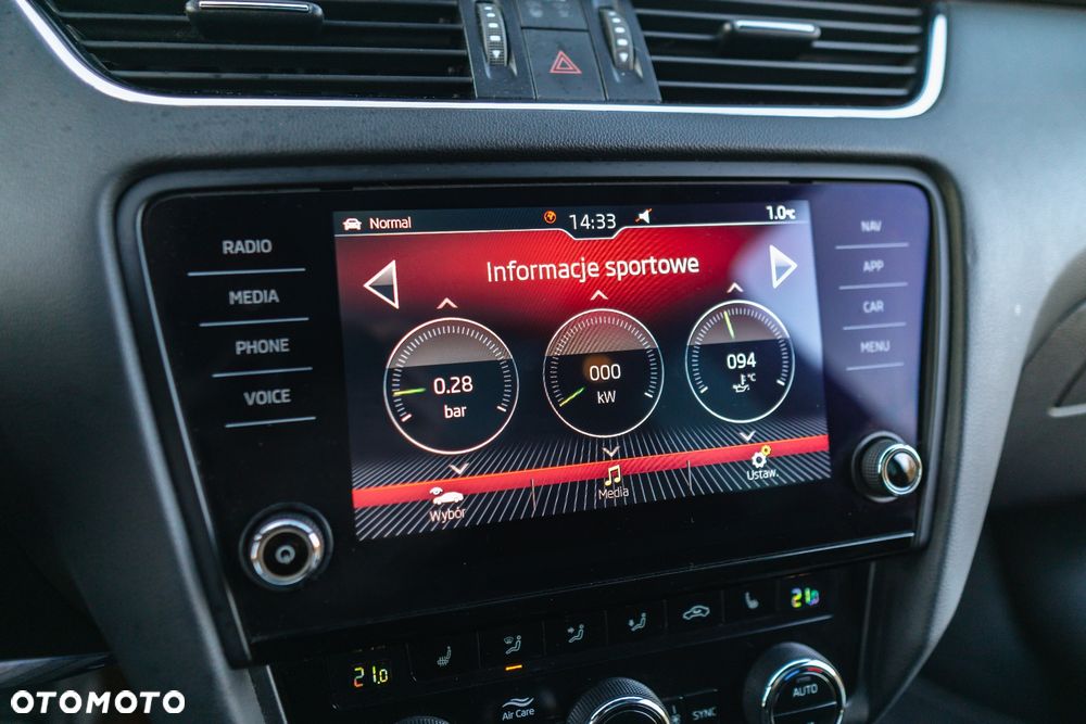 Skoda Octavia 2.0 TSI RS - 26