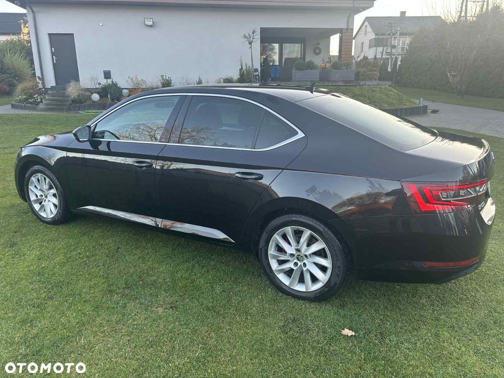 Skoda Superb 2.0 TDI Ambition - 6