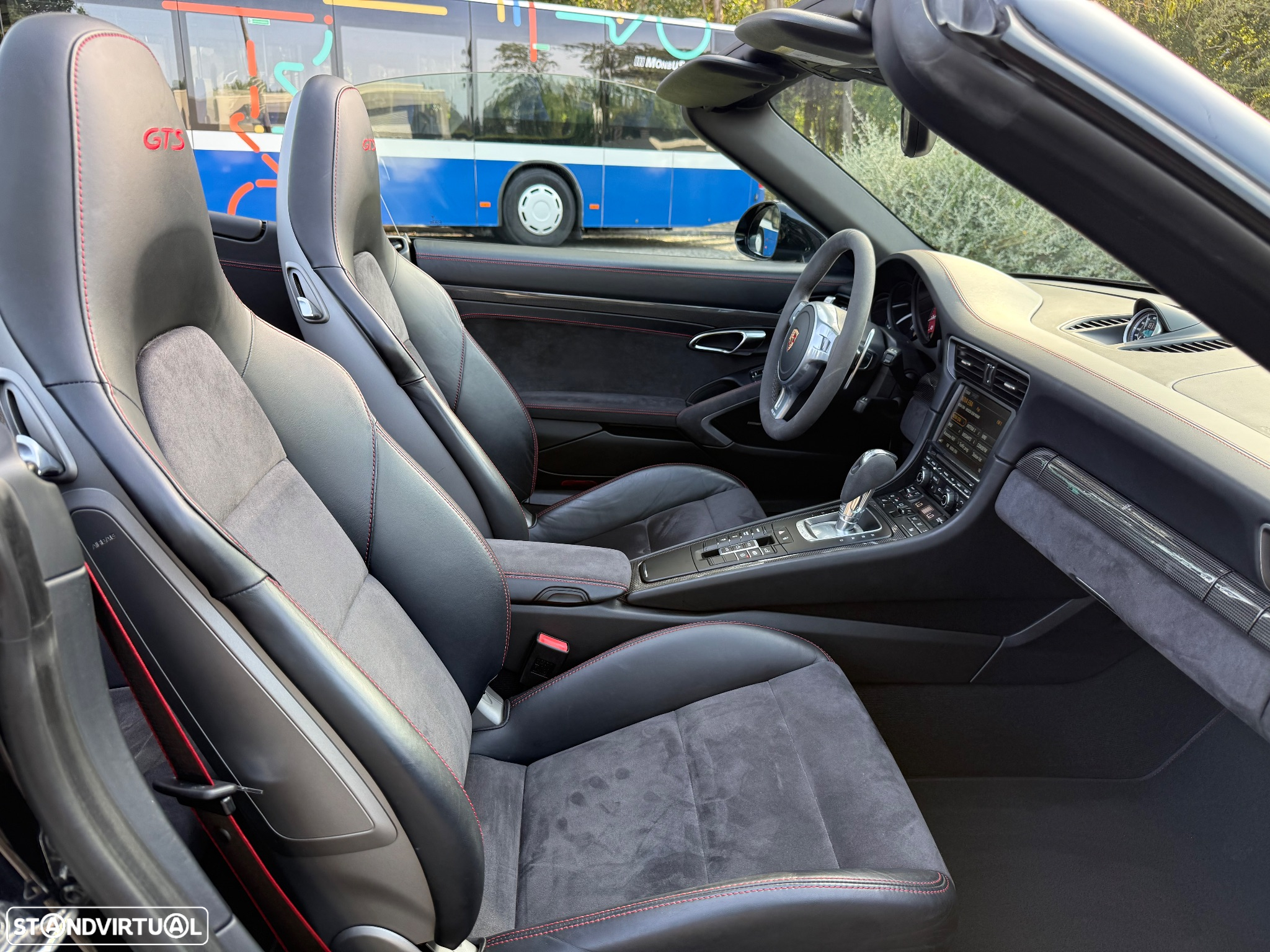 Porsche 911 (991) Carrera 4 GTS PDK - 23
