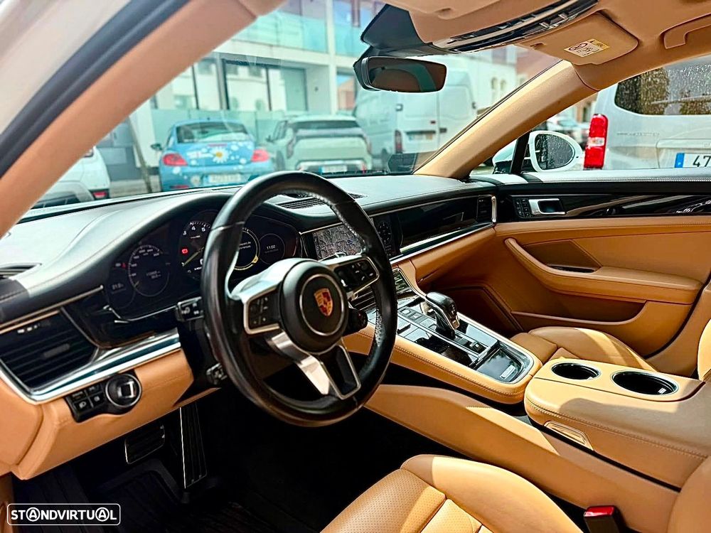 Porsche Panamera Sport Turismo 4 E-Hybrid - 15