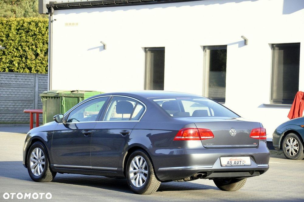 Volkswagen Passat 1.8 TSI Comfortline - 32