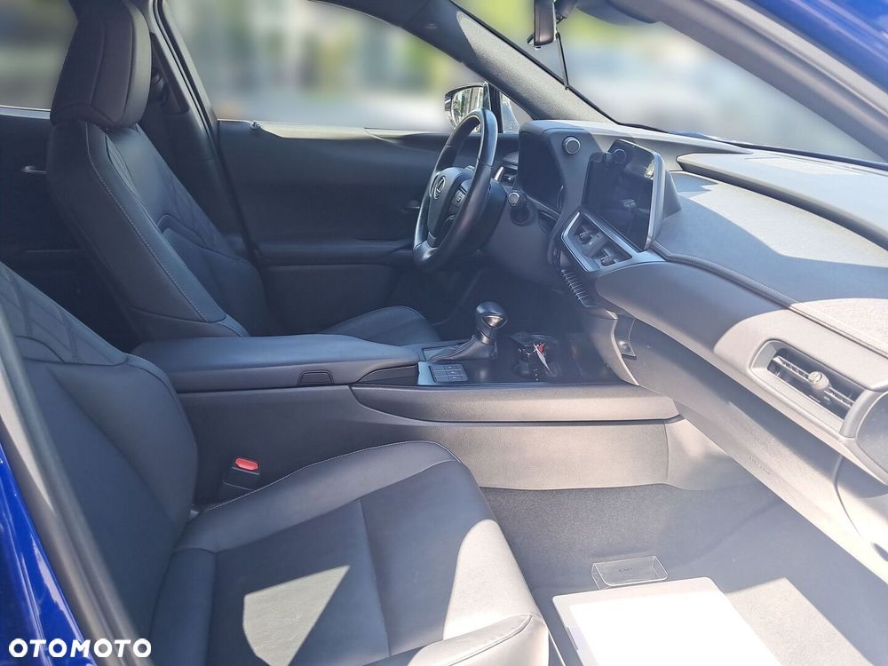 Lexus UX - 9