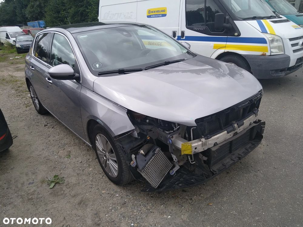 Peugeot 308 1.6 BlueHDi Allure S&S - 4