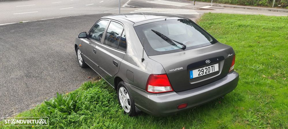 Hyundai Accent 1.3 GLS - 7