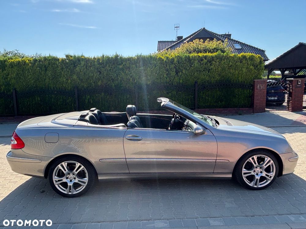 Mercedes-Benz CLK - 11