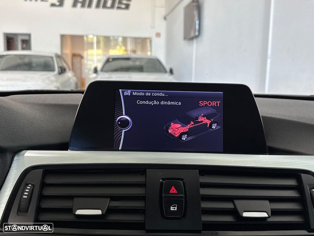 BMW 320 d Auto Pack M - 33