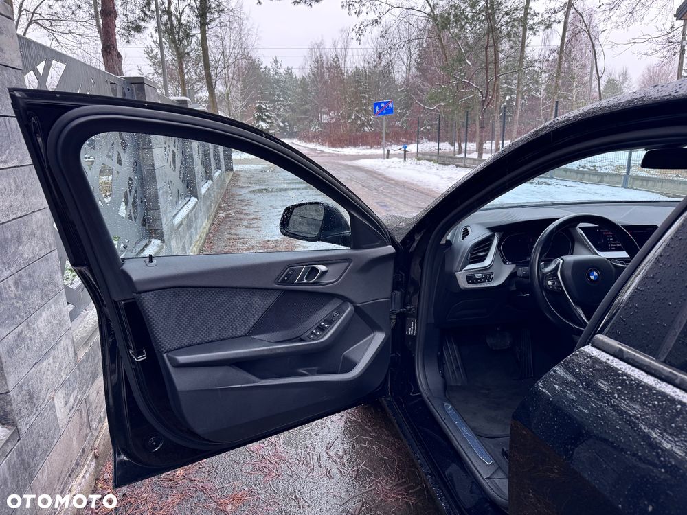 BMW Seria 1 118d M Sport Shadow - 23