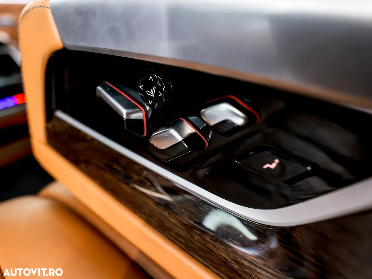 BMW Seria 7 750Li xDrive - 25