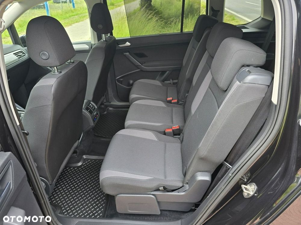 Volkswagen Touran - 19