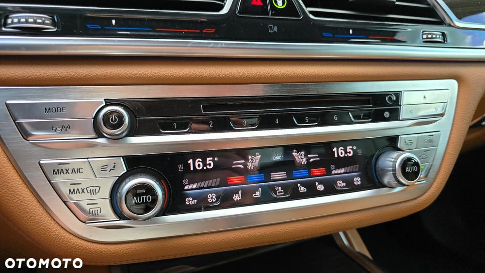 BMW Seria 7 740d xDrive sport - 31
