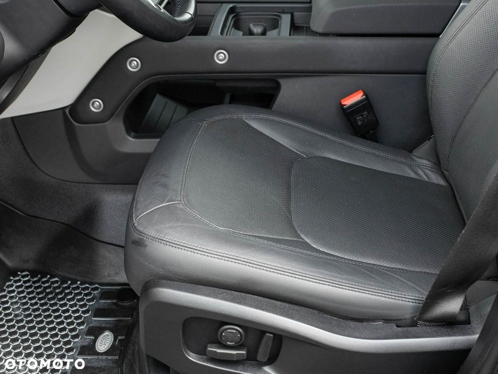Land Rover Defender 3.0 D250 mHEV SE - 11