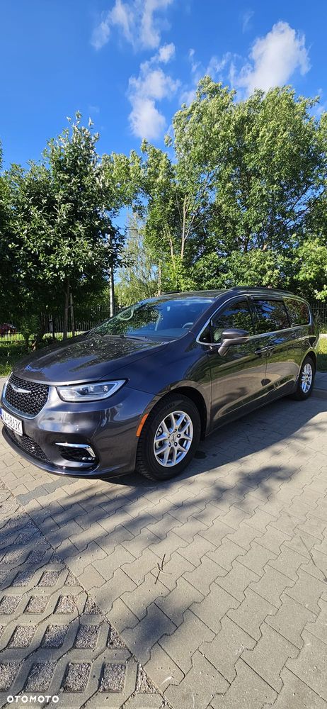 Chrysler Pacifica - 1