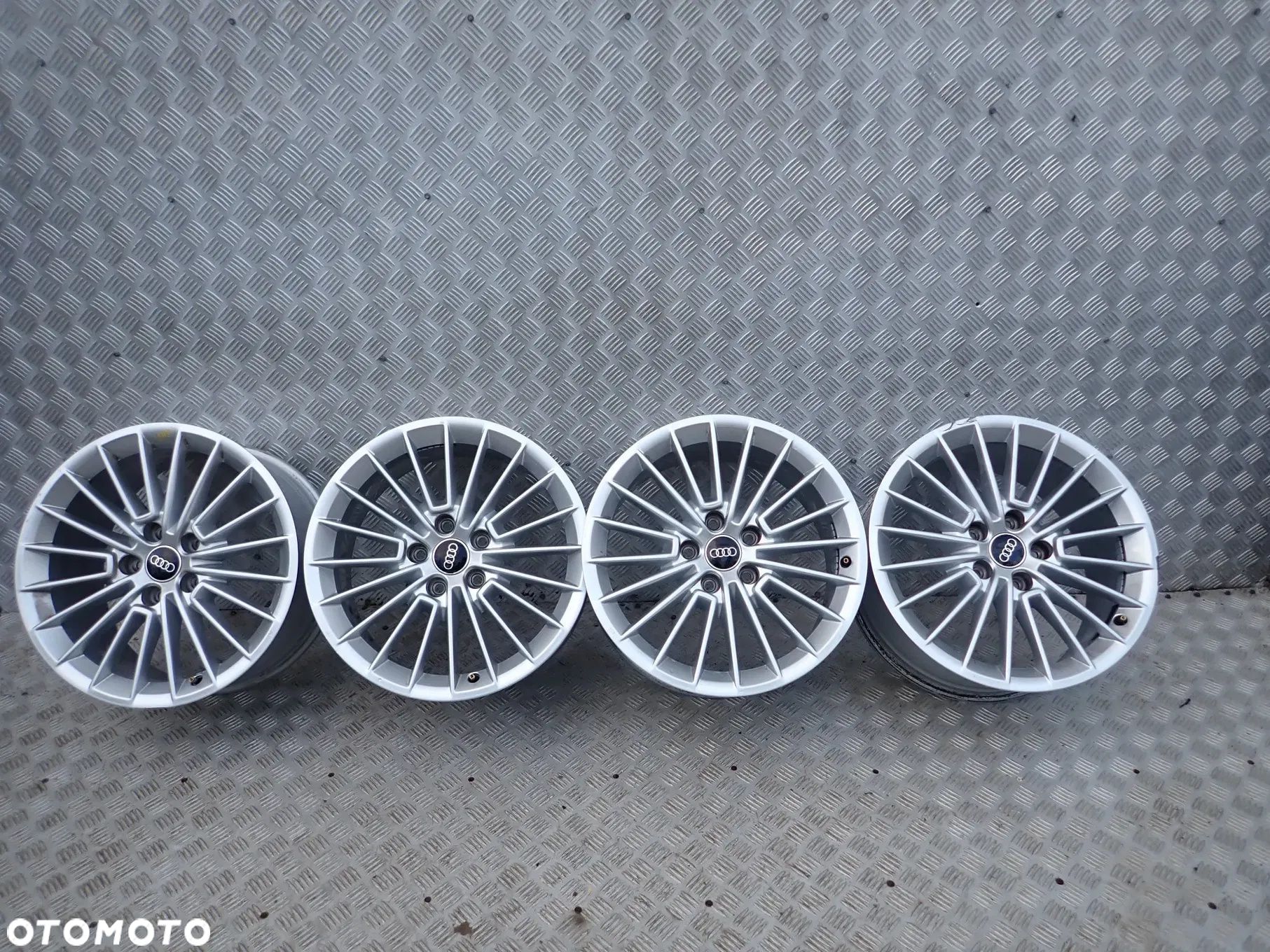 FELGI ALUMINIOWE AUDI 8x17 et 46 A3 A4 b5 b6 b7 A5 A6 A8 Q2 Q3 Q5 - 8Y0601025B - 1