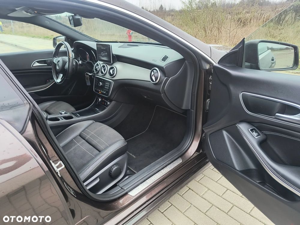 Mercedes-Benz CLA 180 7G-DCT - 8